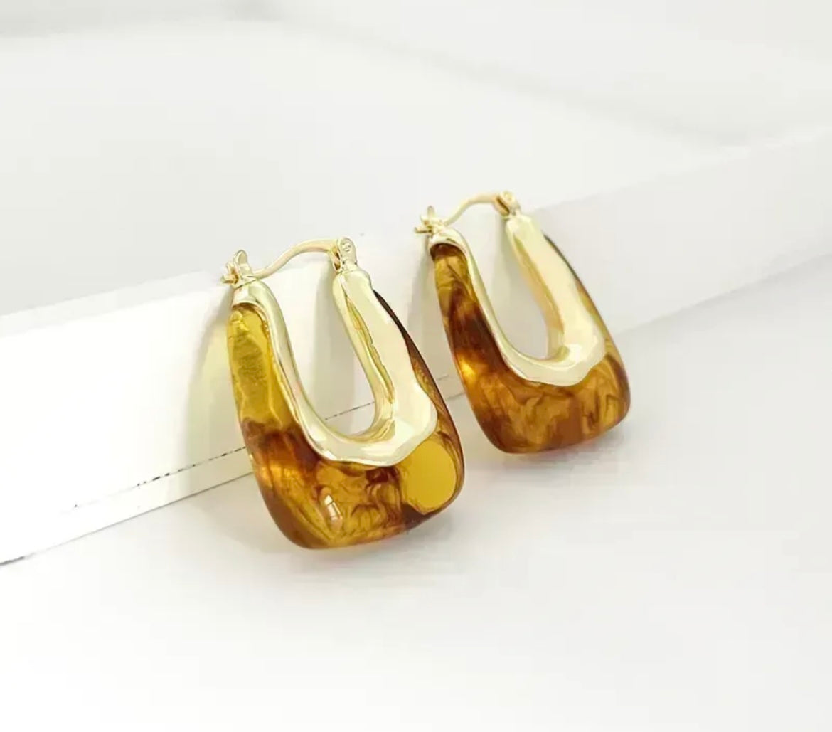 Geometric Resin Droplets
