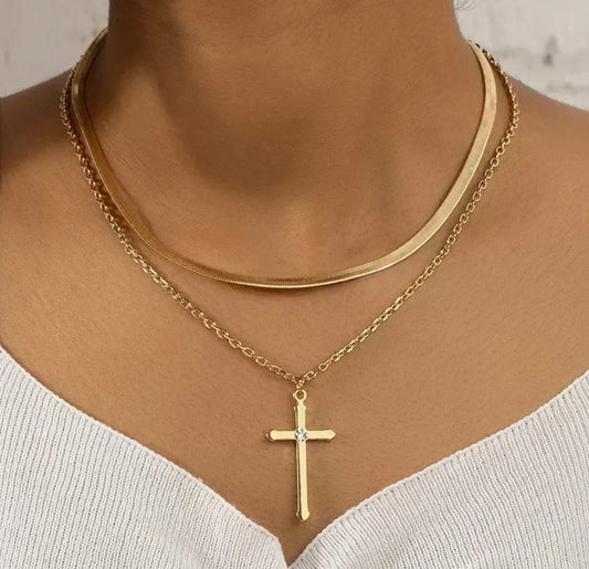 Layered Diamant Cross Necklace